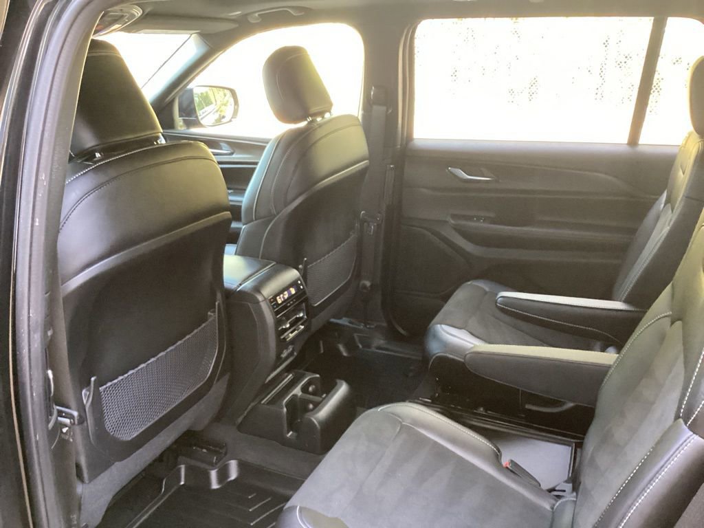 Used 2025 Jeep Grand Cherokee L Altitude image 42