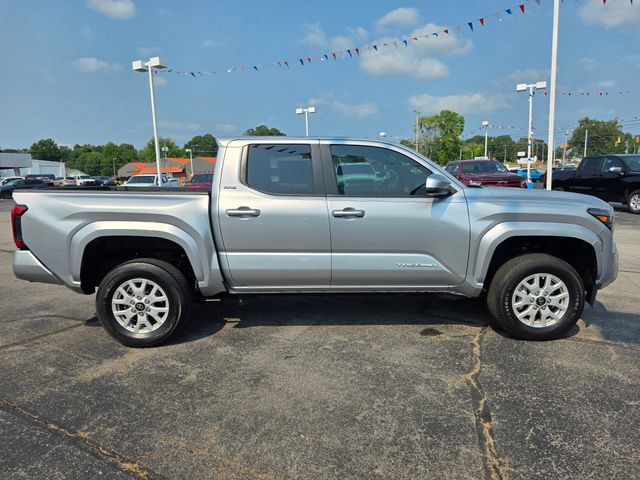 Used 2024 Toyota Tacoma SR5 AWD/4WD image 15
