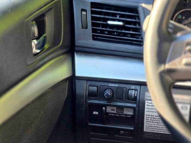 Used 2010 Subaru Outback 2.5i AWD/4WD image 22