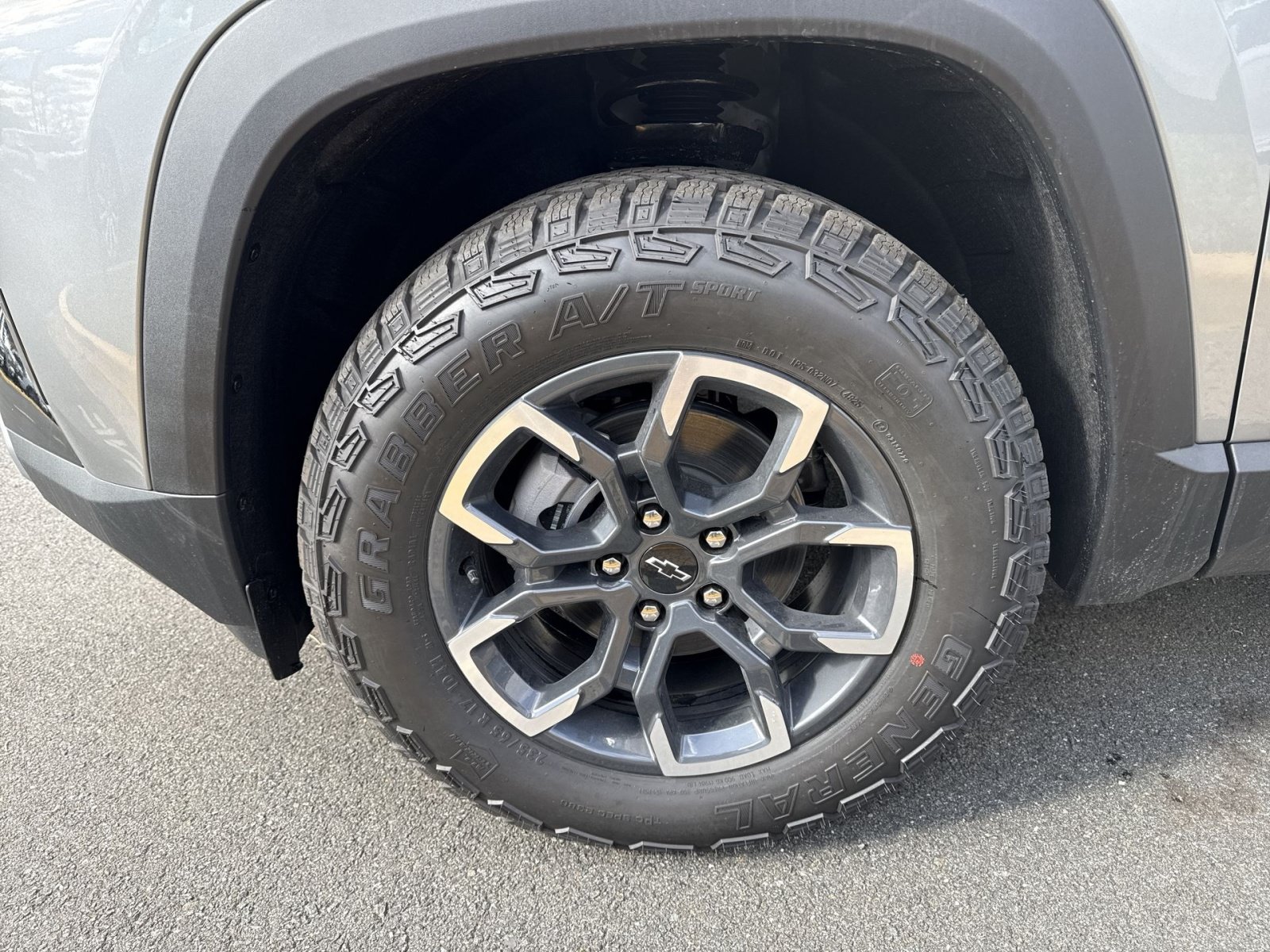 New 2026 Chevrolet Equinox ACTIV FWD image 12