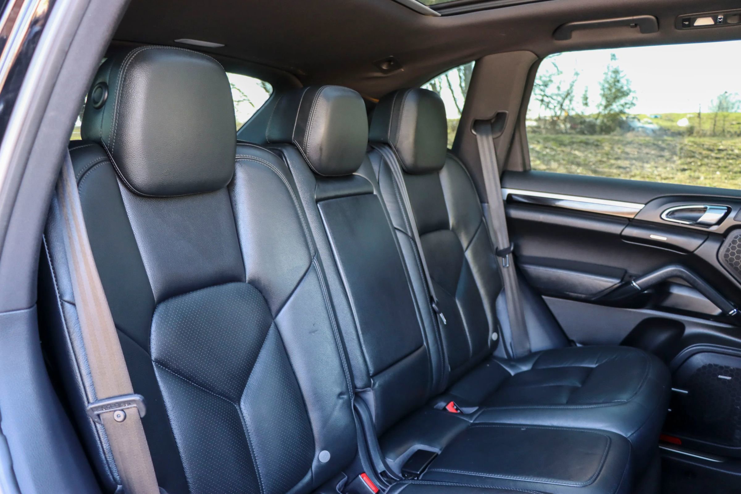 Used 2016 Porsche Cayenne AWD/4WD image 19