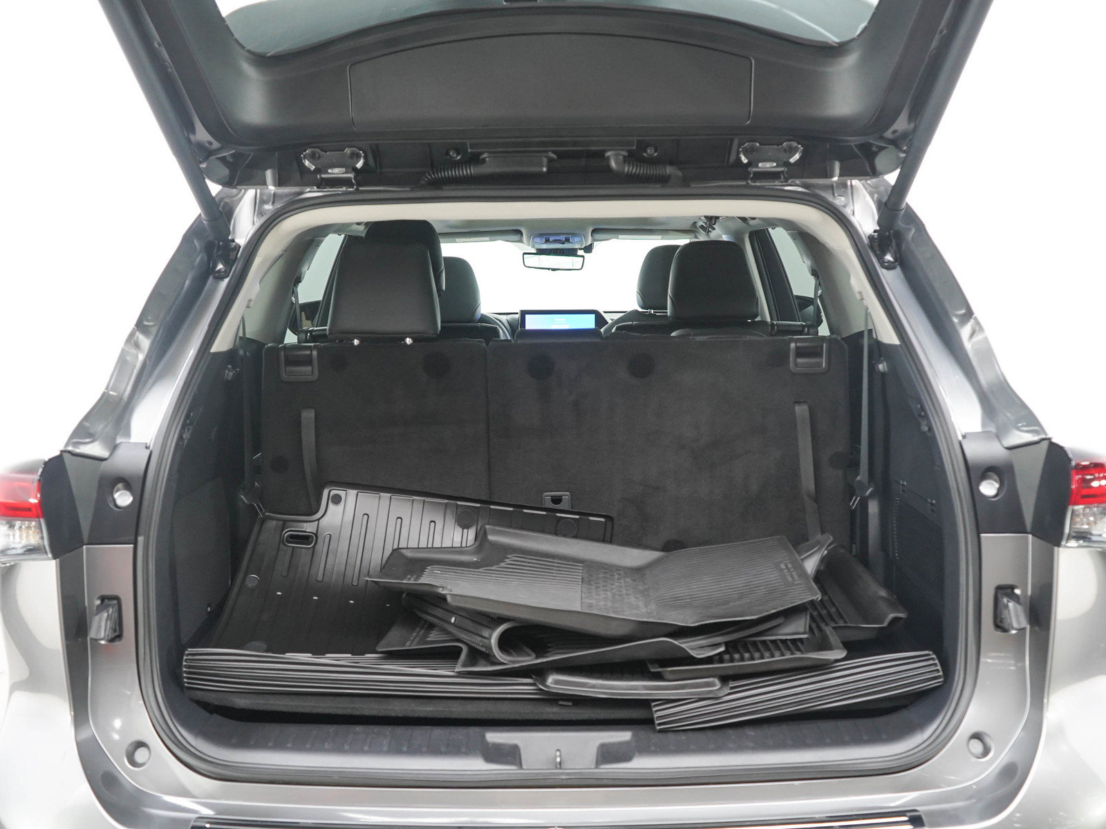 Used 2026 Toyota Highlander Platinum AWD/4WD image 17