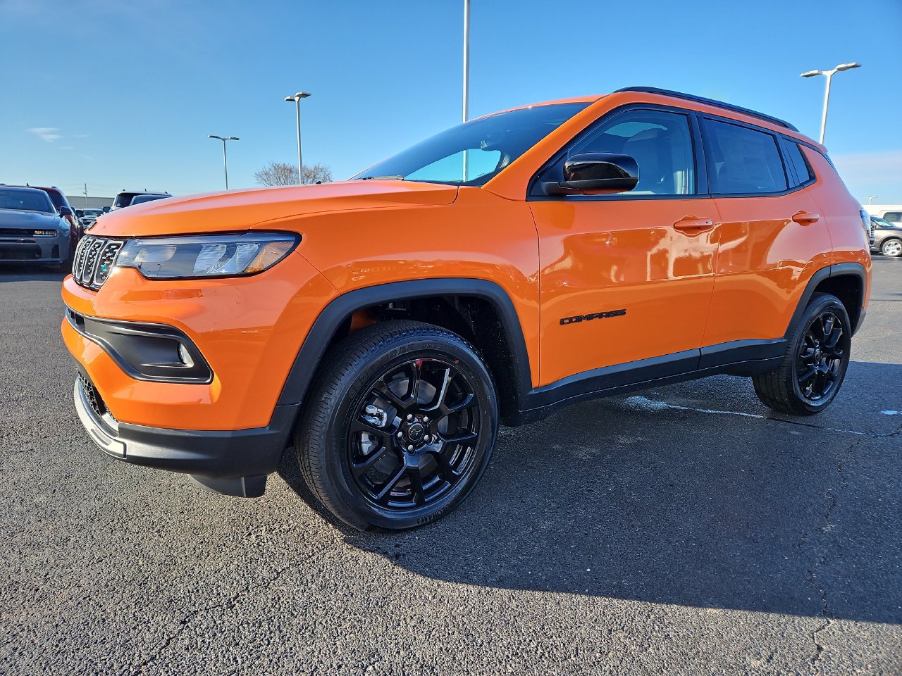 New 2026 Jeep Compass Latitude w/ Sun and Sound Group AWD/4WD image 3