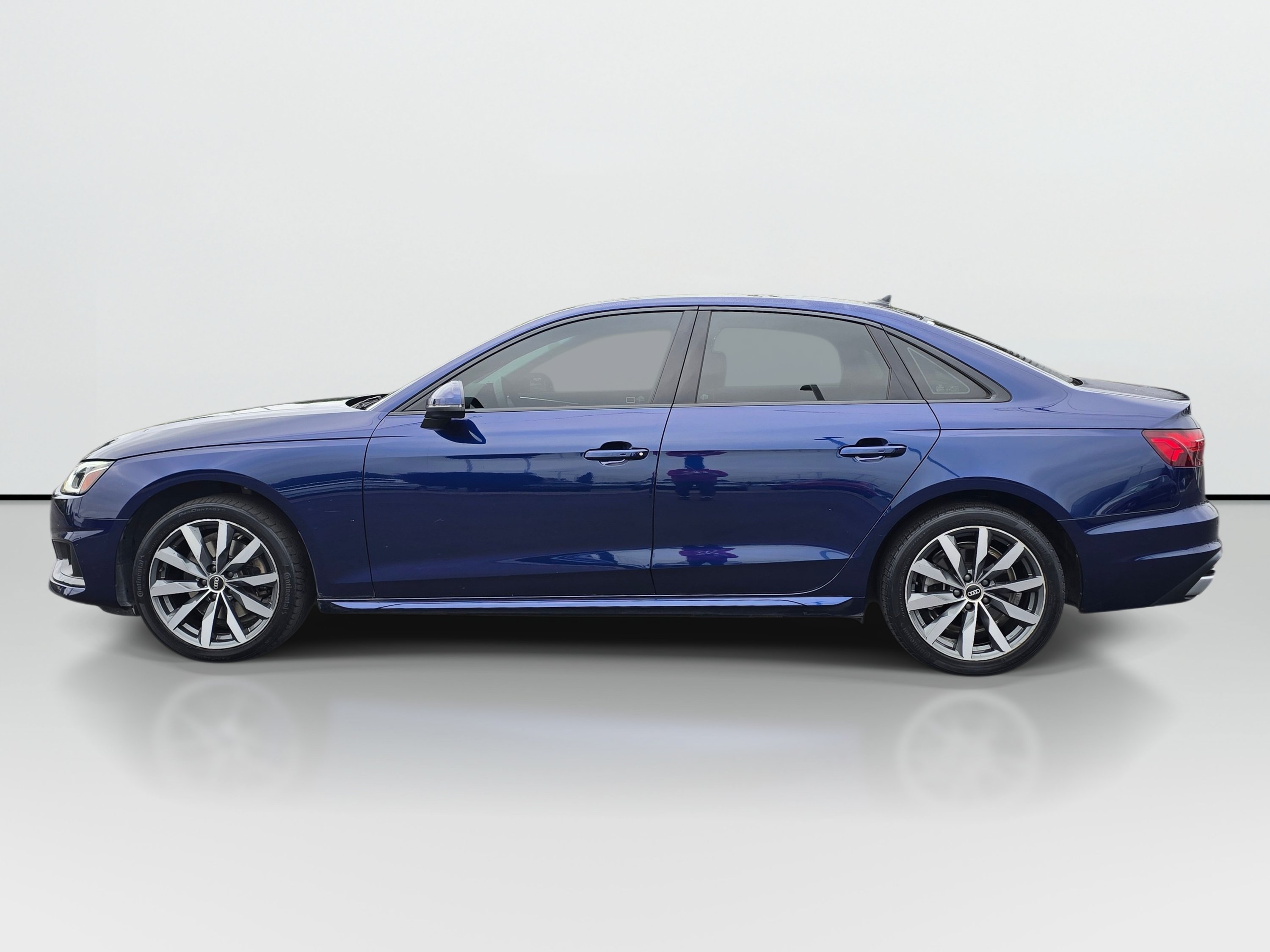 Used 2023 Audi A4 2.0T Premium Plus w/ Premium Plus Package AWD/4WD image 2