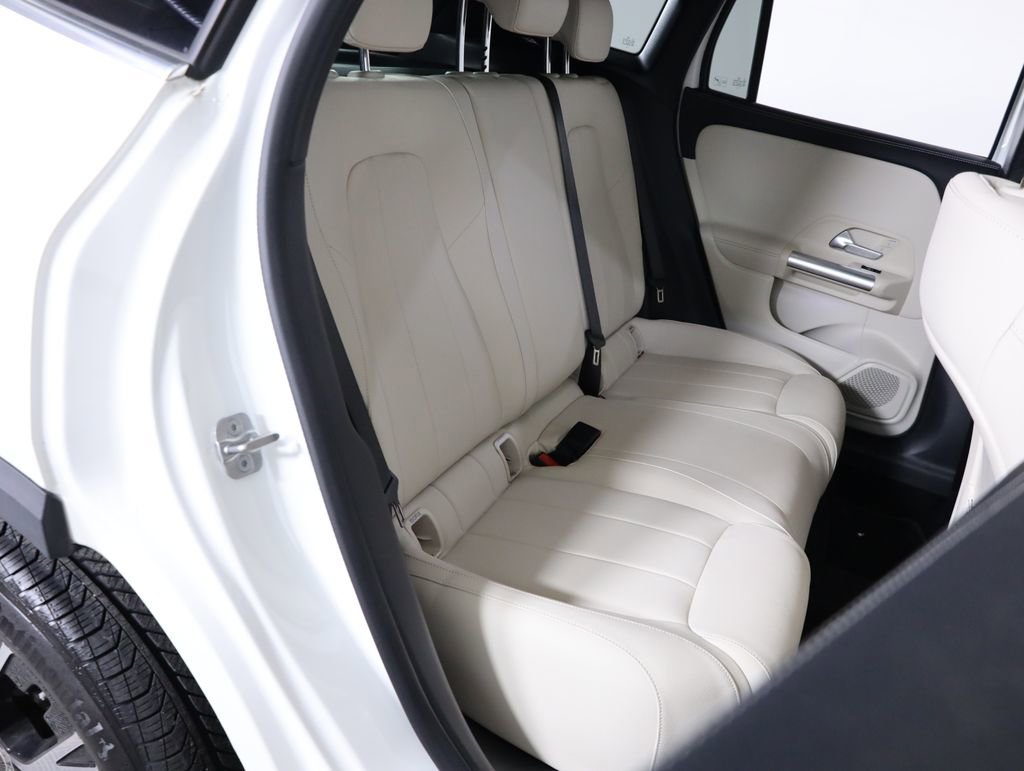 Used 2025 Mercedes-Benz GLA 250 4MATIC image 43