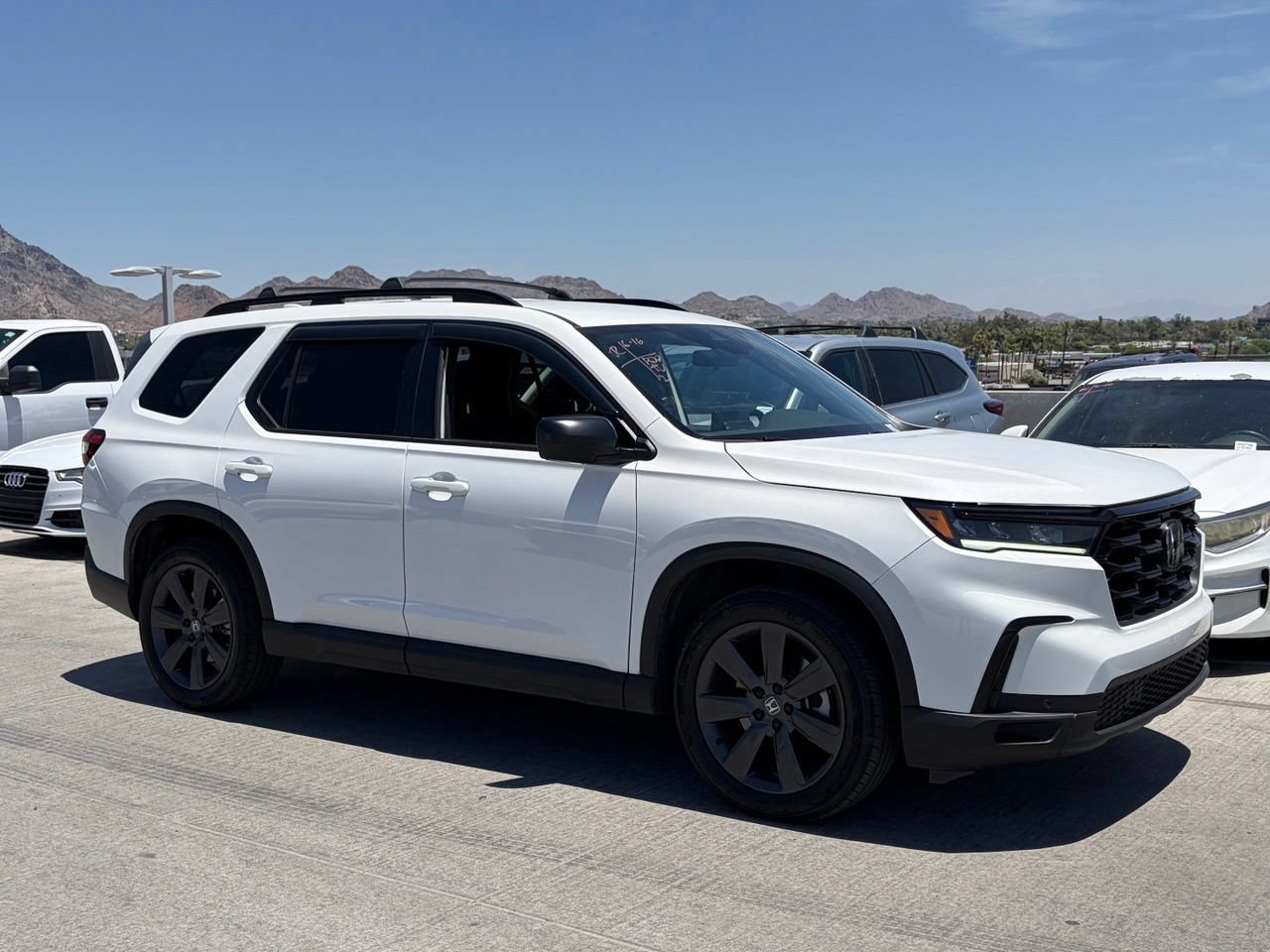 Used 2025 Honda Pilot Sport image 3