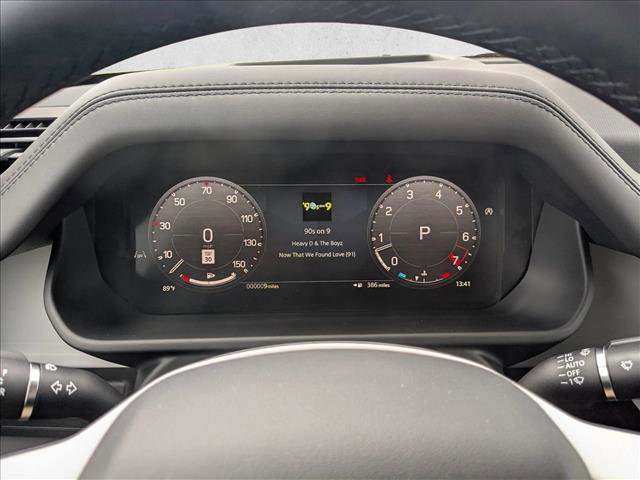 Used 2025 Land Rover Defender 110 X-Dynamic SE AWD/4WD image 11
