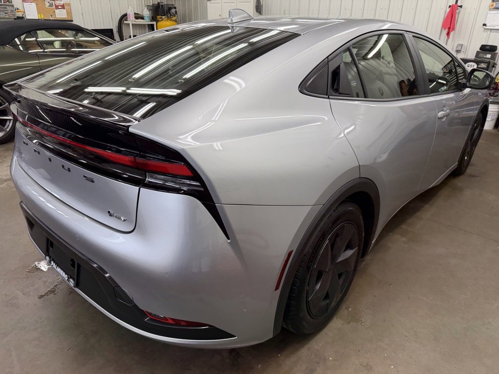 Used 2023 Toyota Prius LE image 5