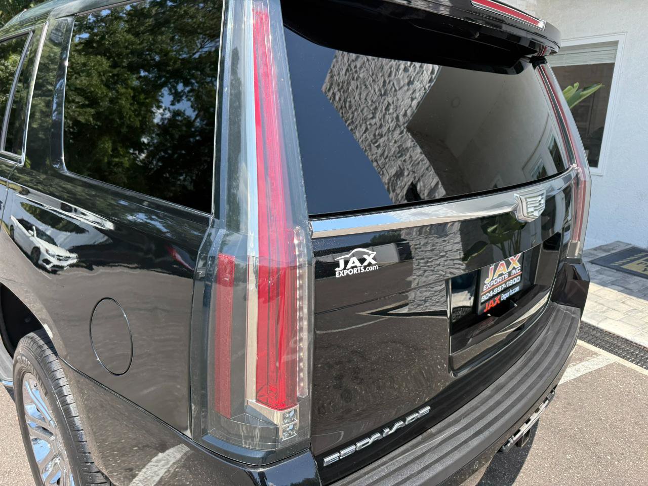 Used 2017 Cadillac Escalade 2WD image 7