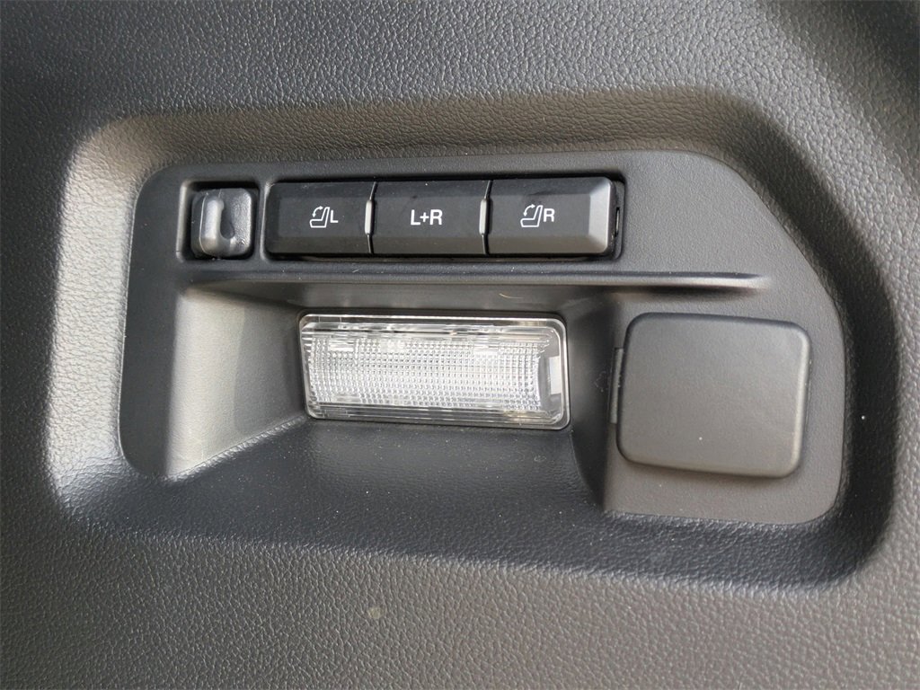 Used 2025 Ford Explorer Platinum image 15