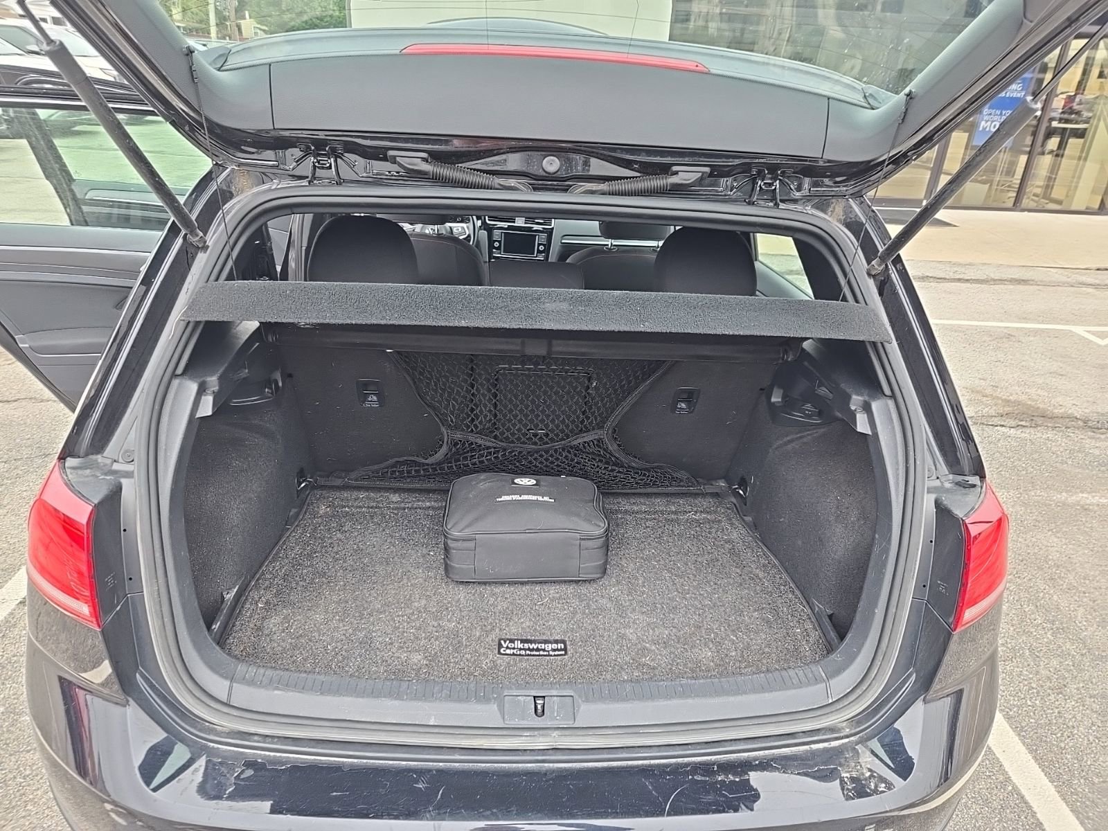 Used 2018 Volkswagen GTI SE image 8