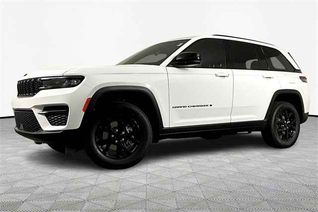 New 2025 Jeep Grand Cherokee Laredo