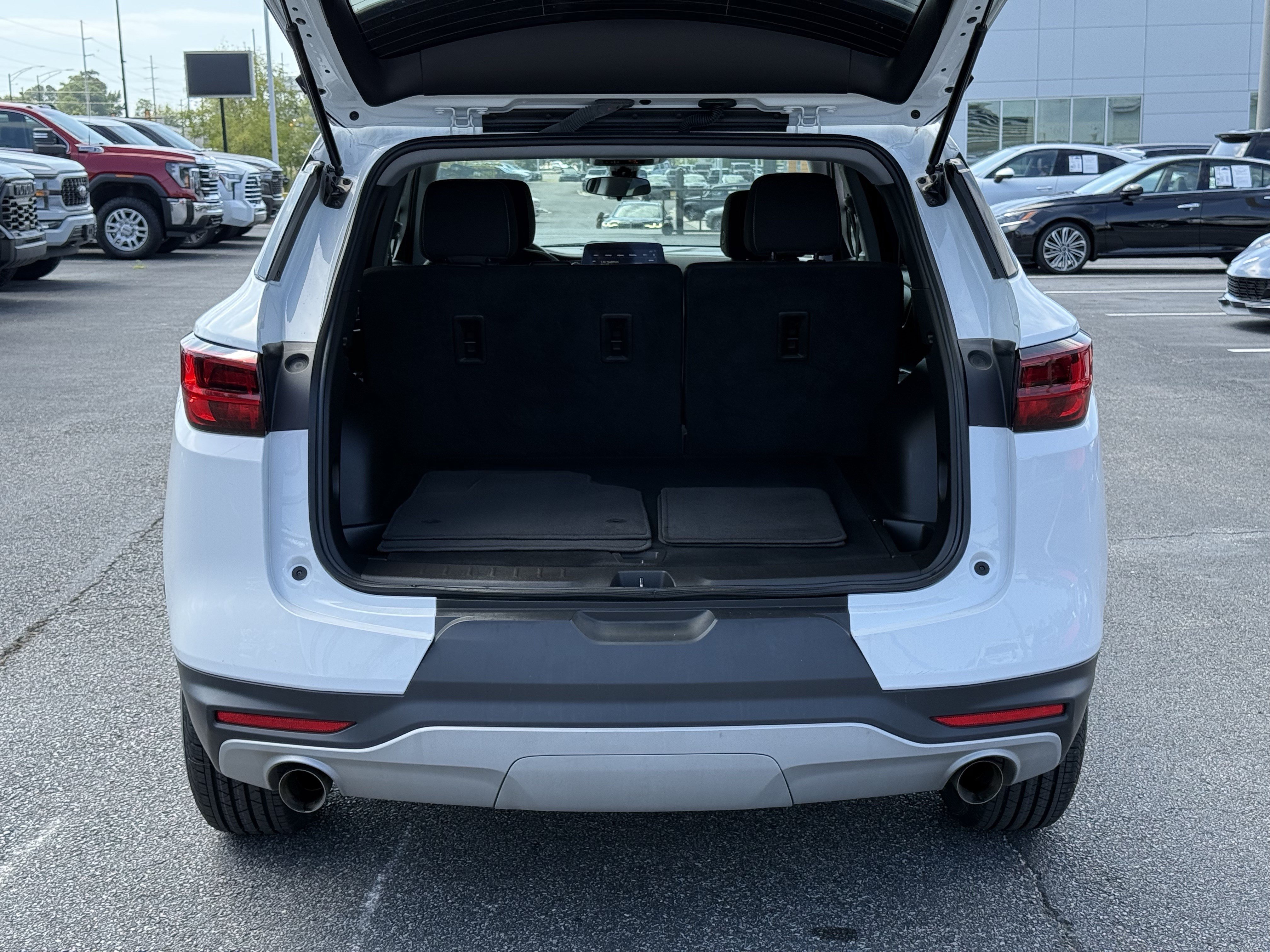 Used 2025 Chevrolet Blazer LT FWD image 33