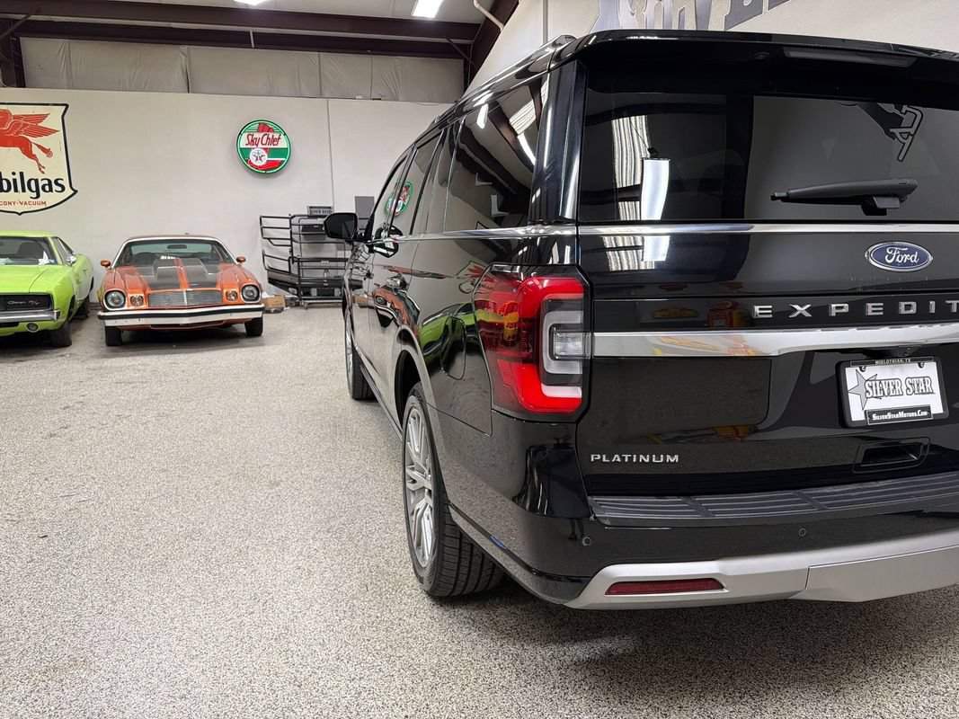 Used 2023 Ford Expedition Platinum AWD/4WD image 9