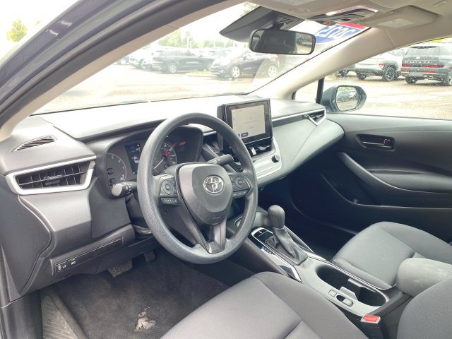 Used 2025 Toyota Corolla LE FWD image 10