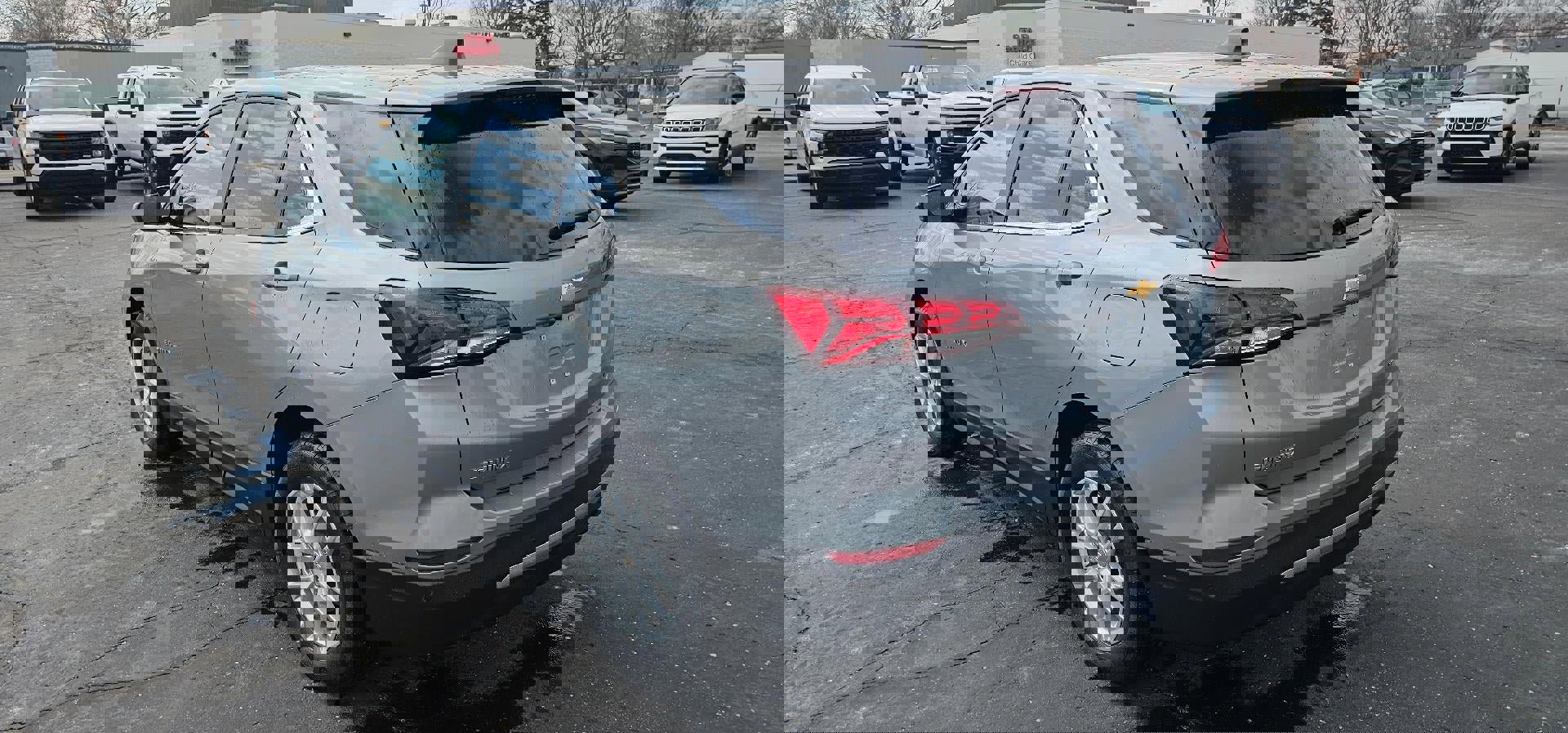 Used 2024 Chevrolet Equinox LT w/ LPO, Floor Liner Package image 5