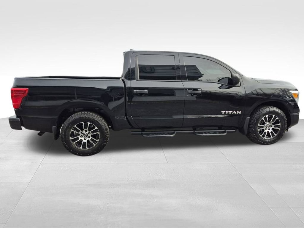 Used 2022 Nissan Titan SV w/ Accessory Utility Package image 10