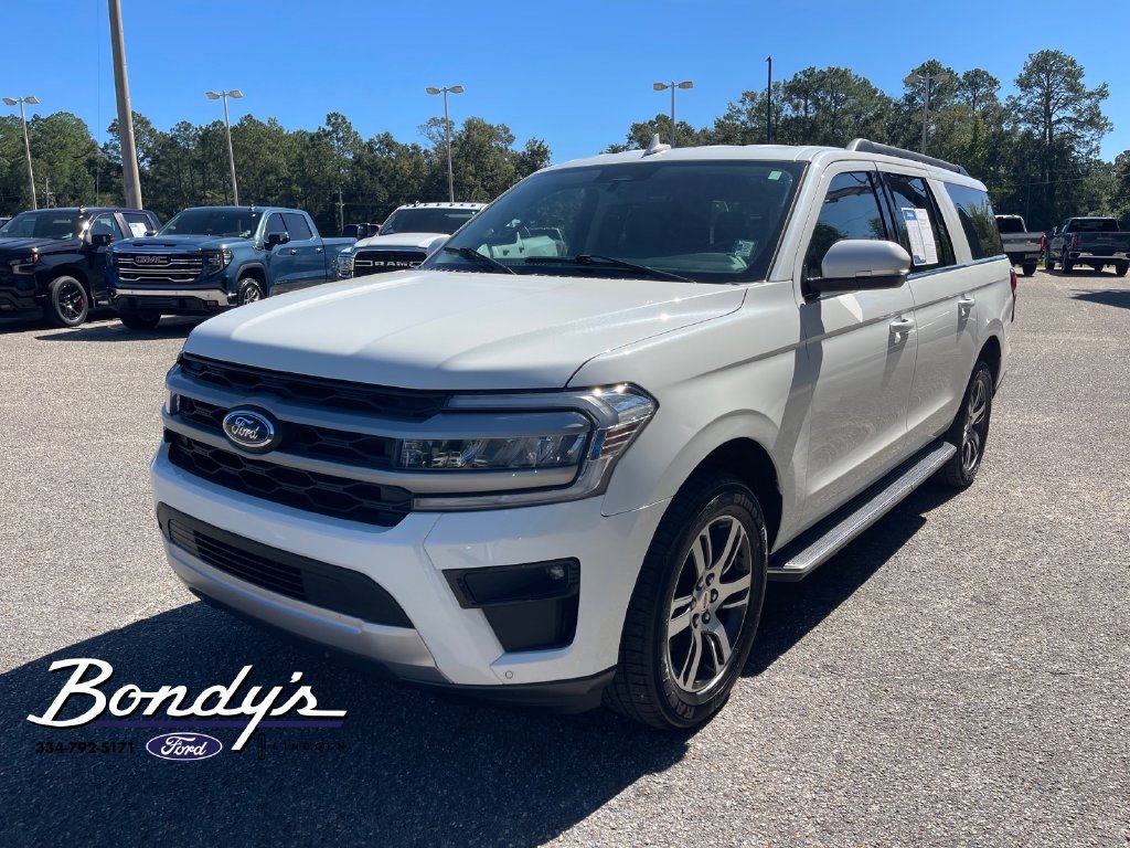 Used 2023 Ford Expedition Max XLT RWD image 3