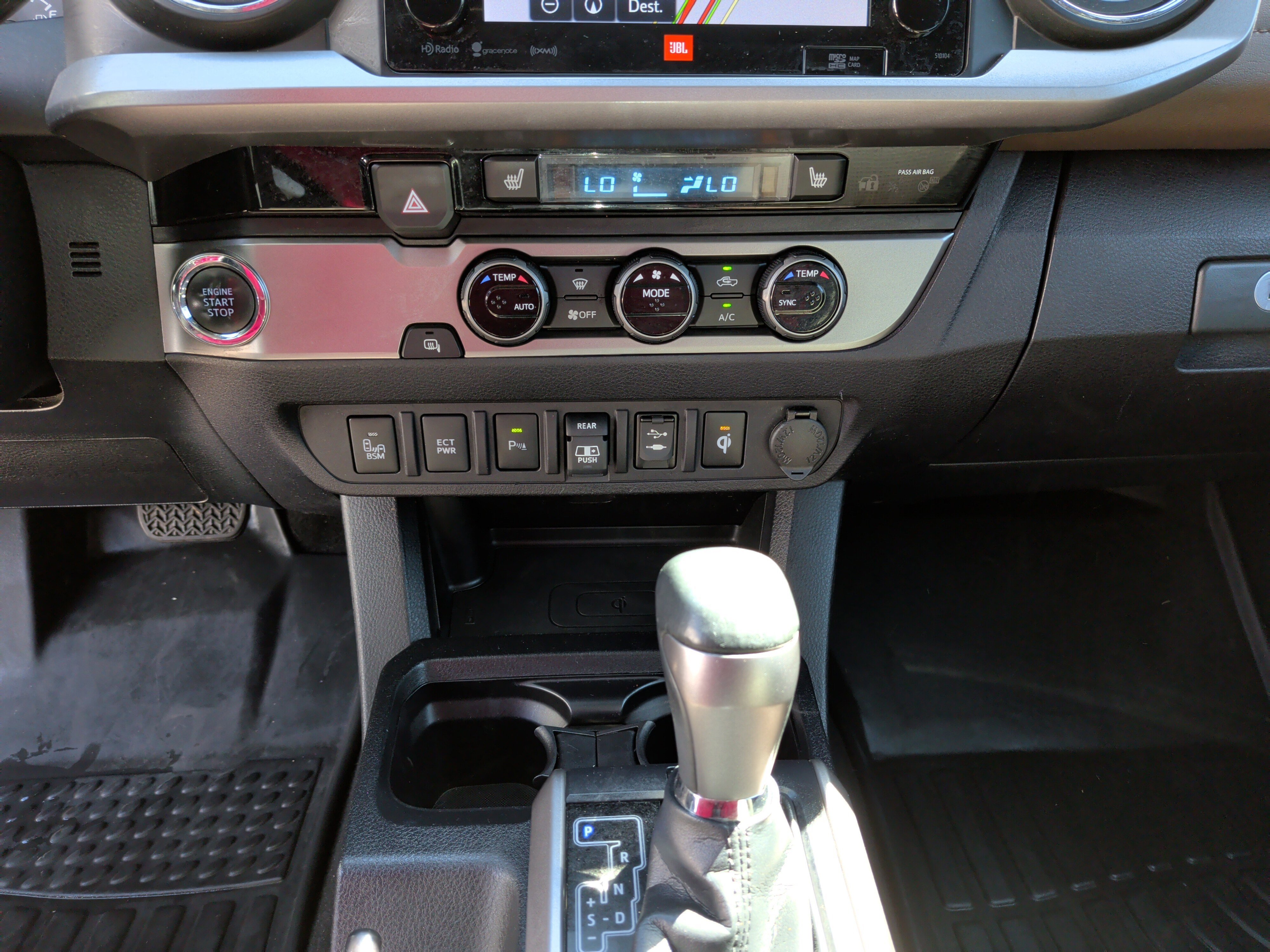 Used 2018 Toyota Tacoma Limited image 29