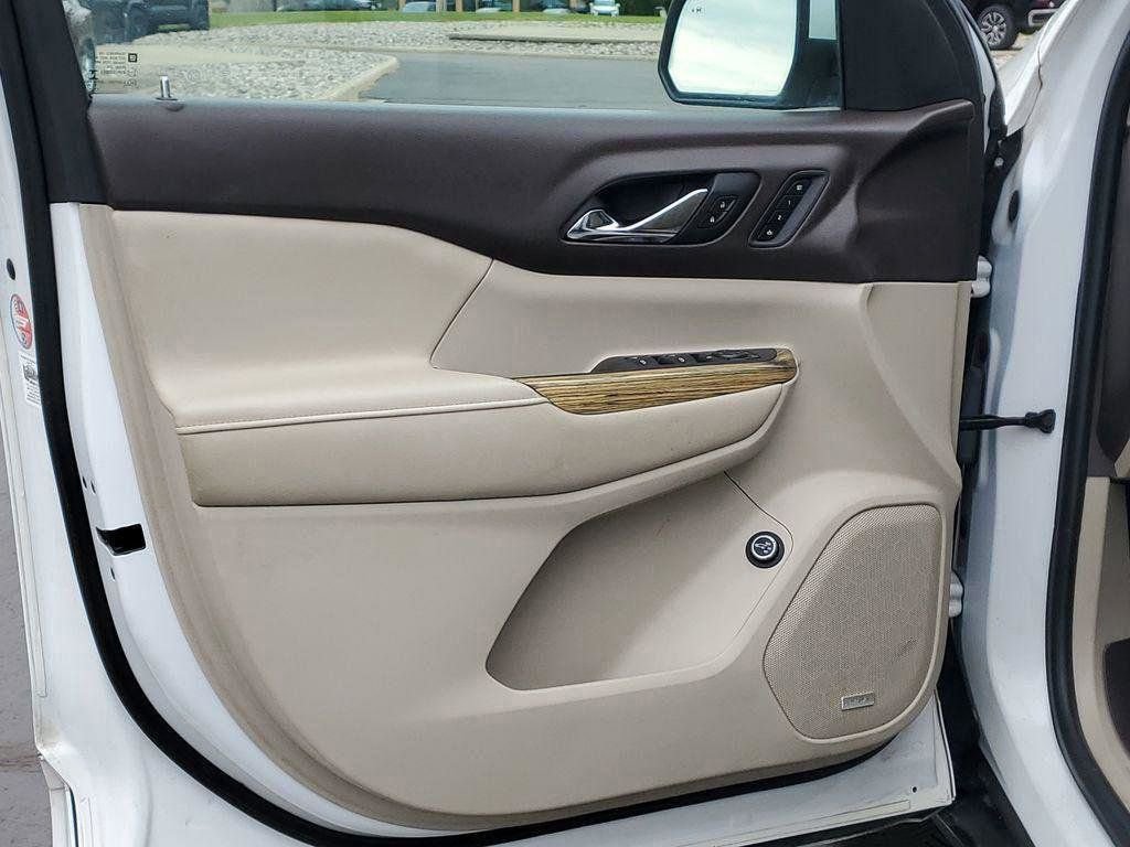 Used 2018 GMC Acadia Denali w/ Technology Package AWD/4WD image 25