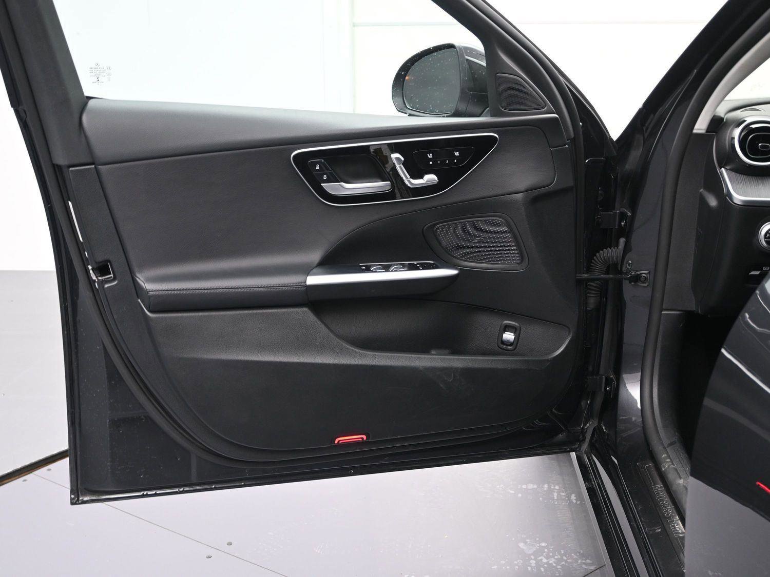 Used 2022 Mercedes-Benz C 300 Sedan image 10