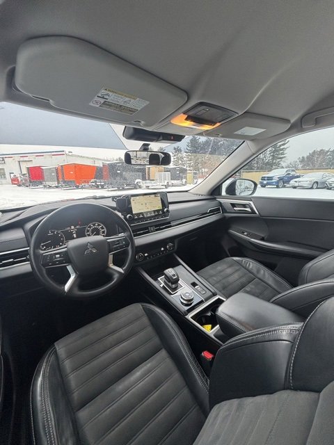 Used 2022 Mitsubishi Outlander SE image 23