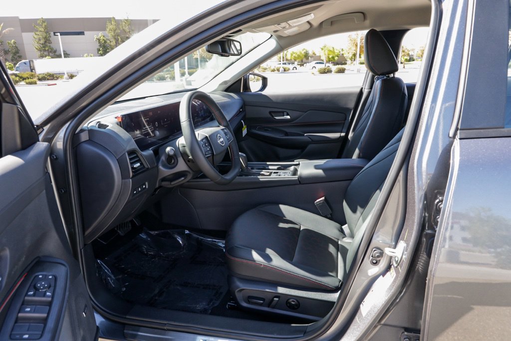 New 2027 Nissan Sentra SR FWD image 15