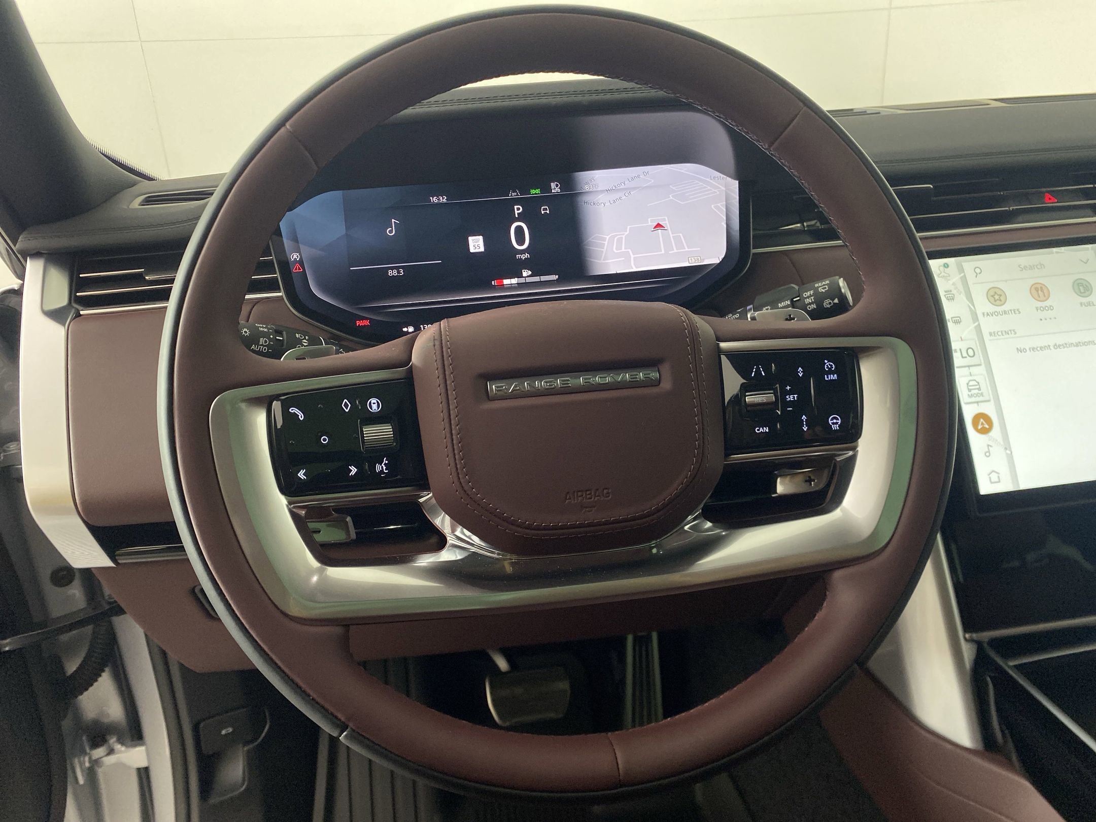 New 2025 Land Rover Range Rover SE image 13