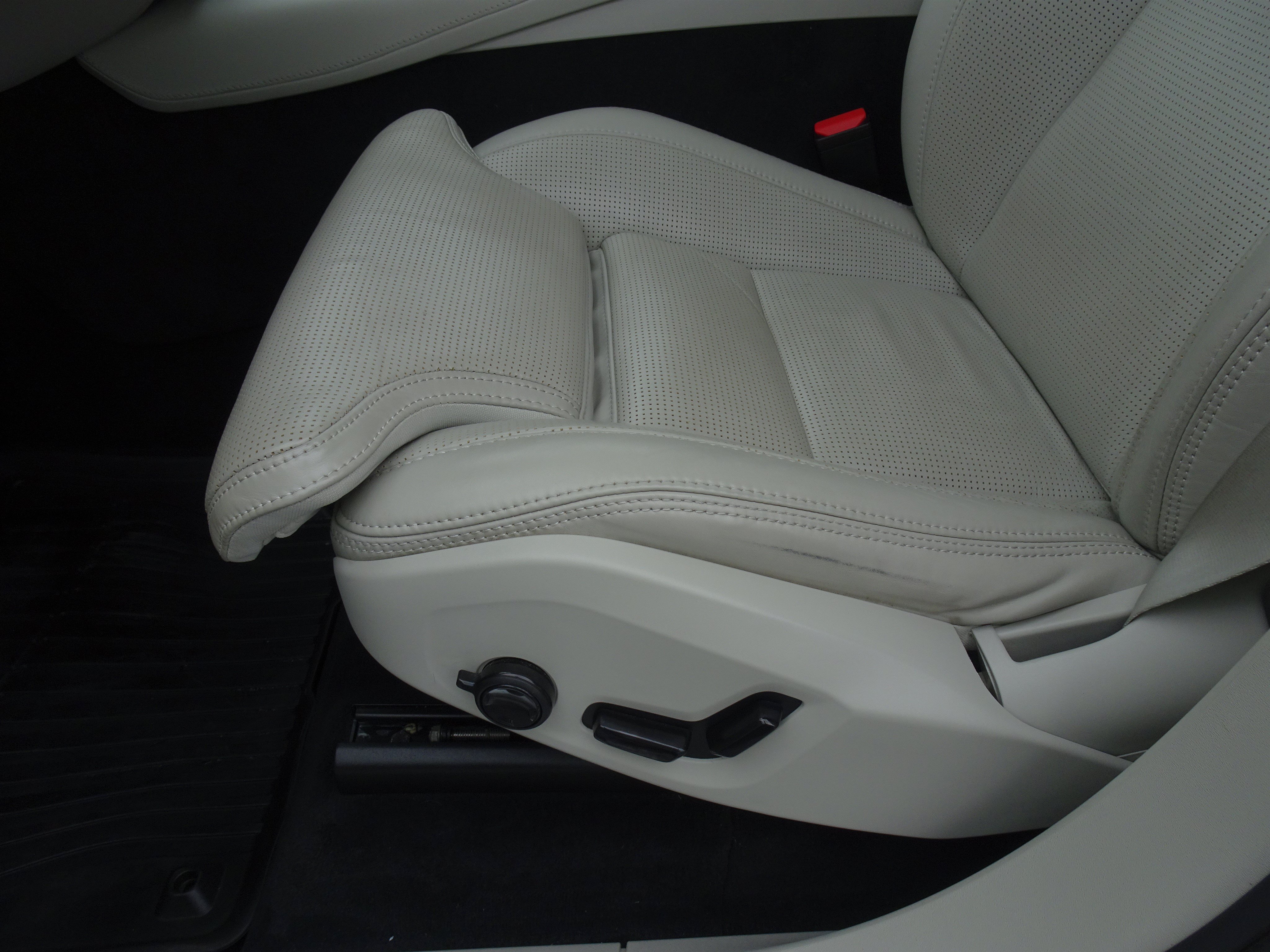 Used 2023 Volvo XC90 T8 Ultimate w/ Lounge Package AWD/4WD image 10