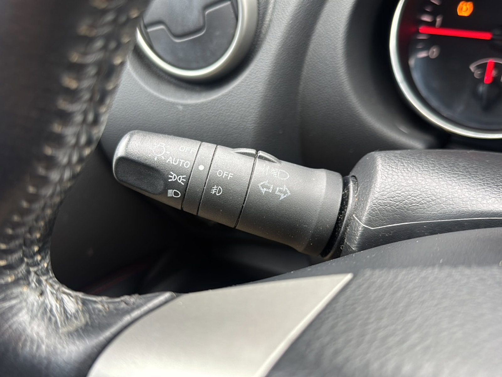 Used 2011 Nissan Rogue SV w/ SL Pkg image 26