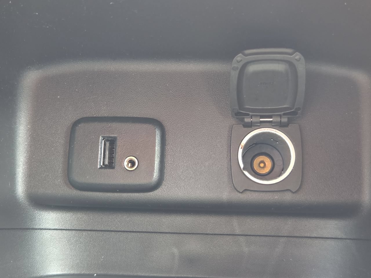 Used 2018 Chevrolet Equinox LT FWD image 37