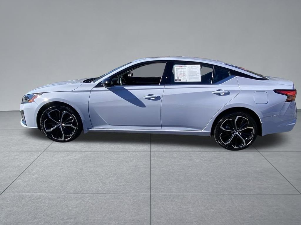 Used 2024 Nissan Altima 2.5 SR w/ SR Premium Package image 4