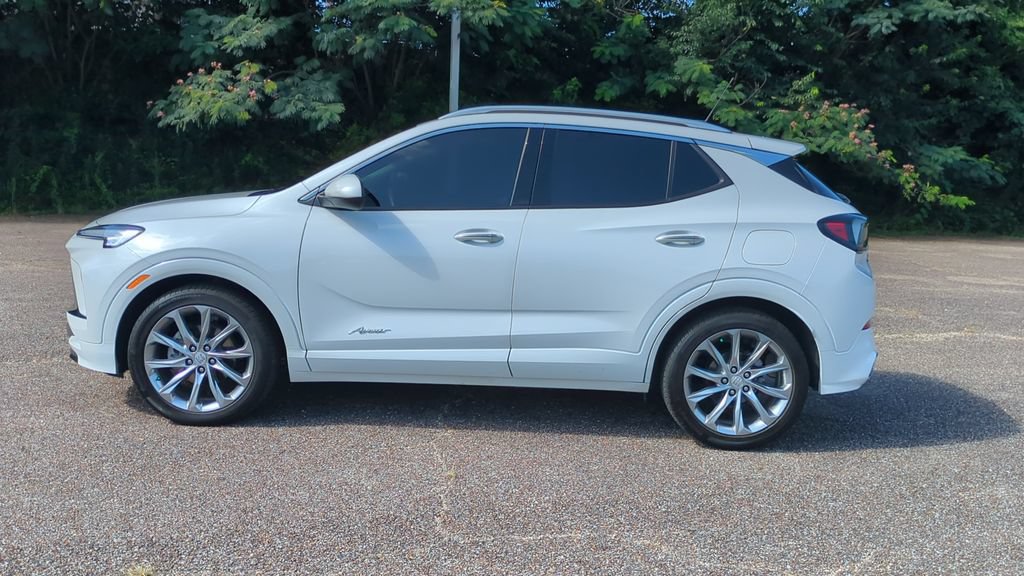 Used 2024 Buick Encore GX Avenir w/ Avenir Convenience Package FWD image 8