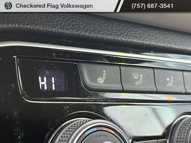 Used 2022 Volkswagen Atlas Cross Sport SE image 40