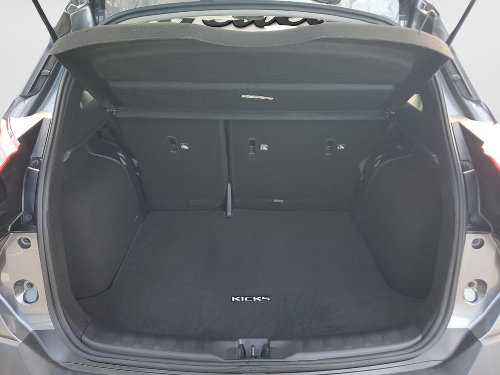 Used 2020 Nissan Kicks SV FWD image 9
