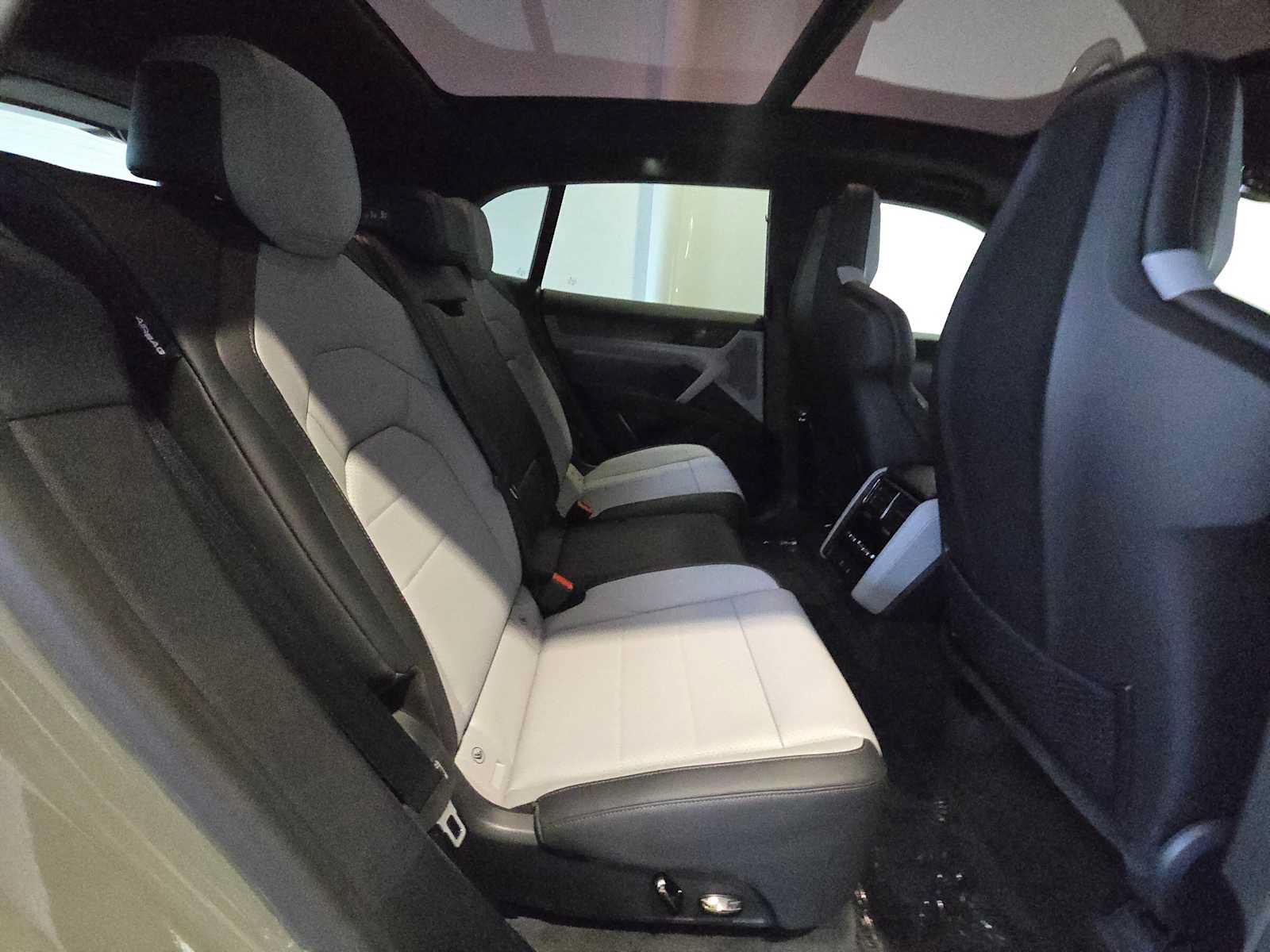 New 2026 Porsche Cayenne Turbo Electric AWD/4WD image 13