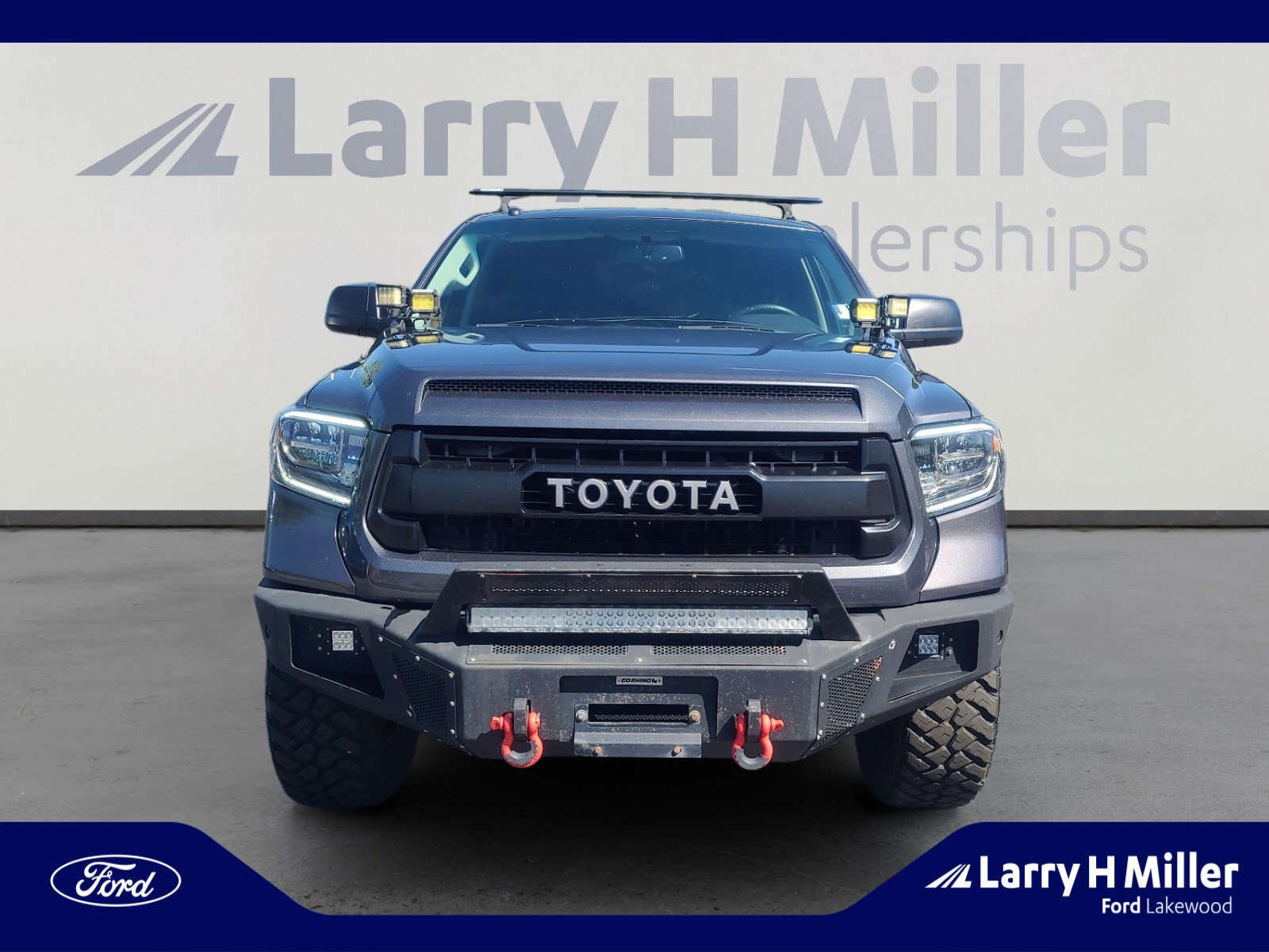 Used 2016 Toyota Tundra SR5 w/ TRD Off Road Package AWD/4WD image 8