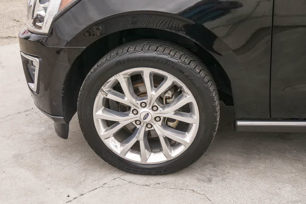Used 2019 Ford Expedition Limited w/ Equipment Group 302A AWD/4WD image 5