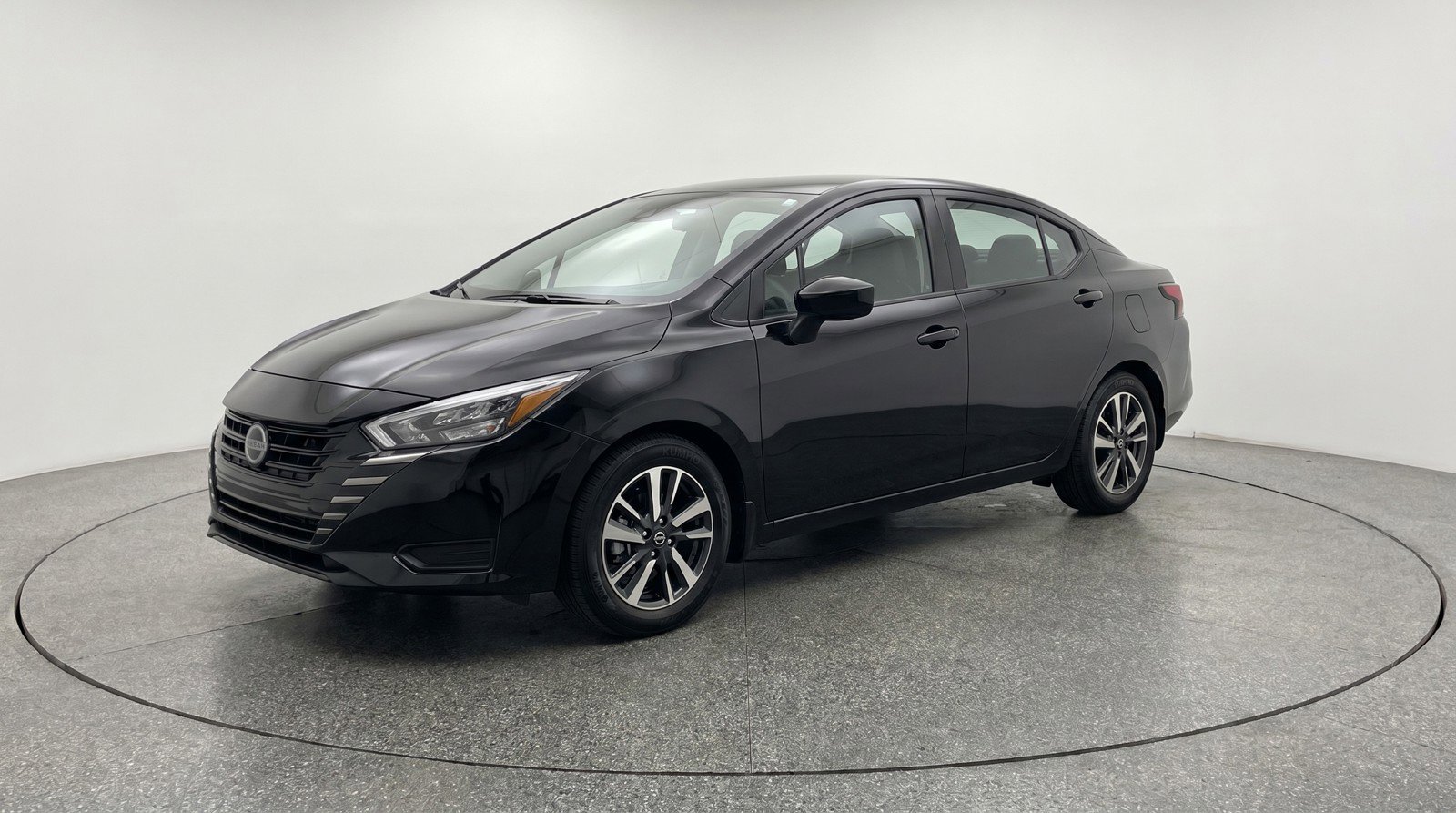 Used 2025 Nissan Versa SV FWD image 3