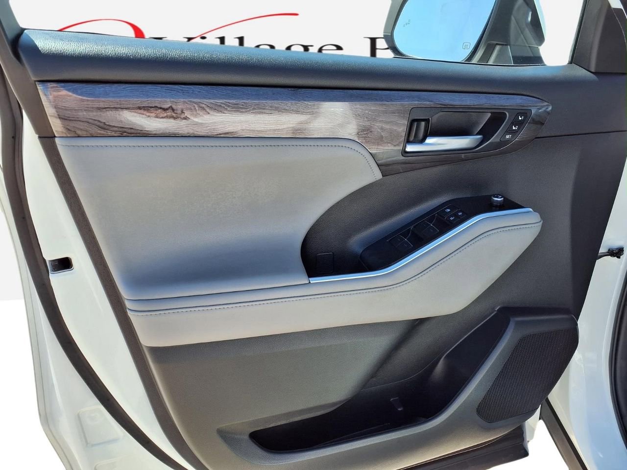 Certified 2021 Toyota Highlander Limited w/ Protection Package #3 (TMS) image 15