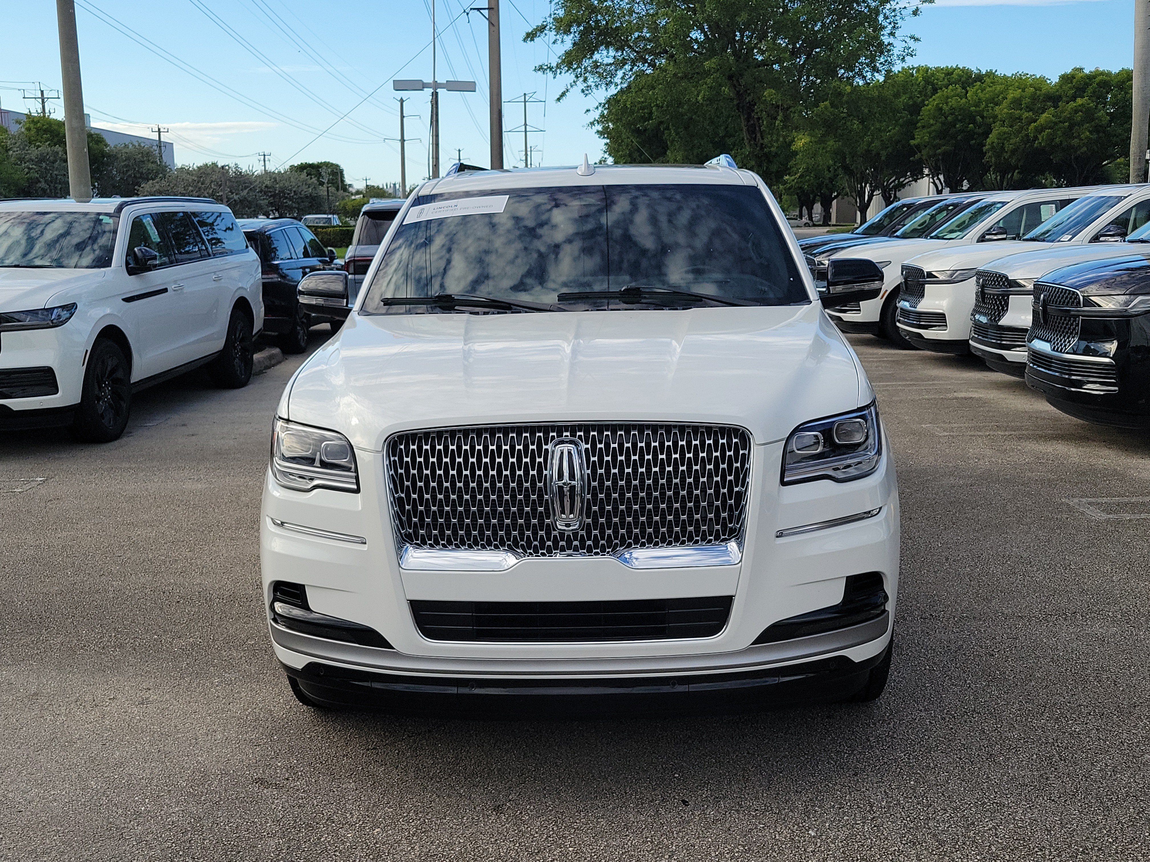 Certified 2024 Lincoln Navigator L Reserve AWD/4WD image 2