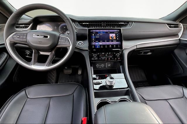 Used 2025 Jeep Grand Cherokee L Limited w/ Luxury Tech Group II image 7