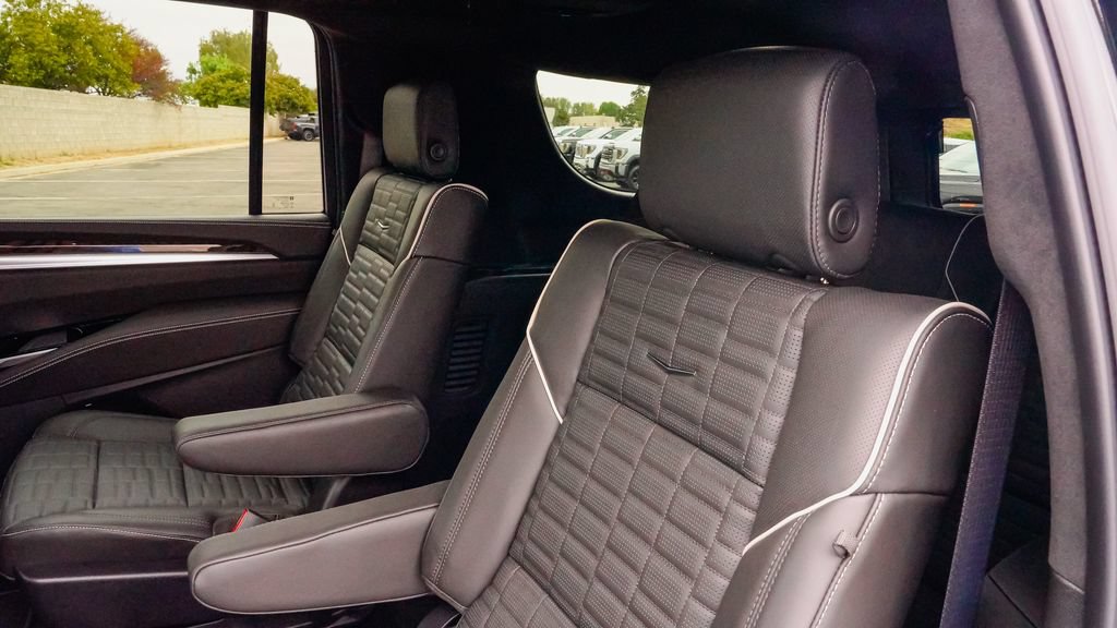 New 2026 Cadillac Escalade ESV Platinum Sport AWD/4WD image 10