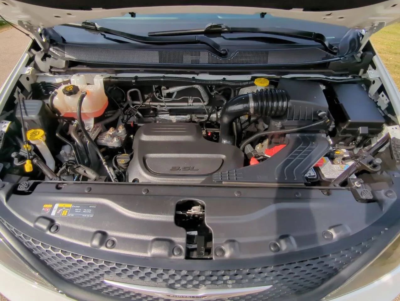 Used 2023 Chrysler Voyager LX FWD image 26