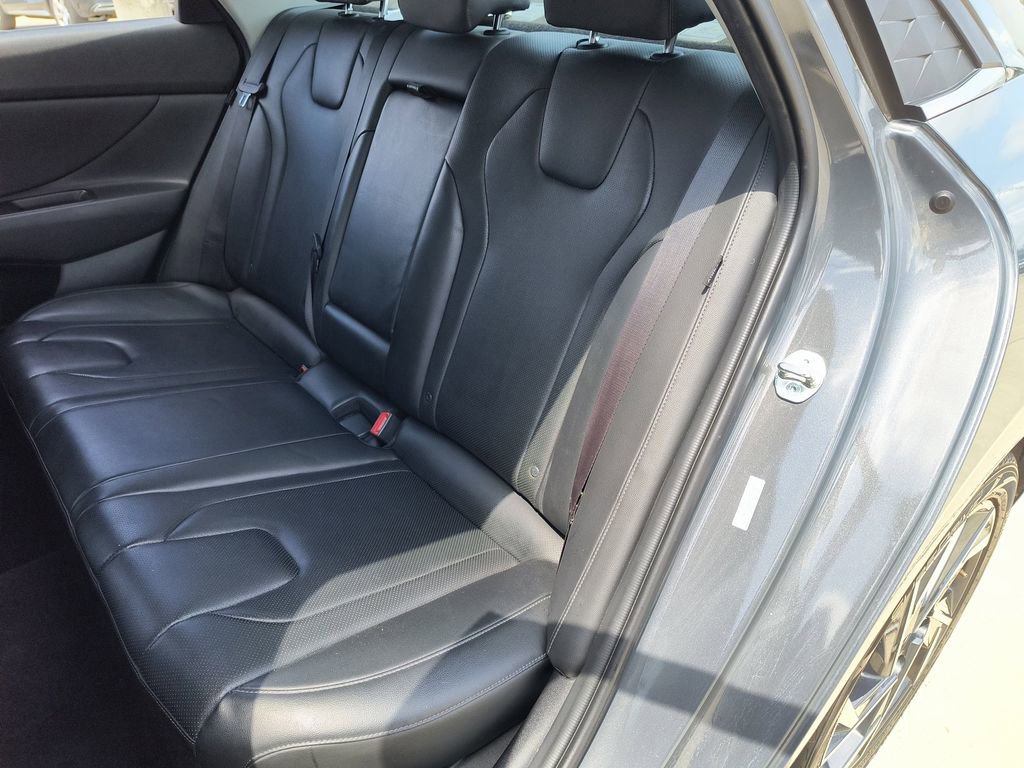 Used 2024 Hyundai Elantra Limited image 34