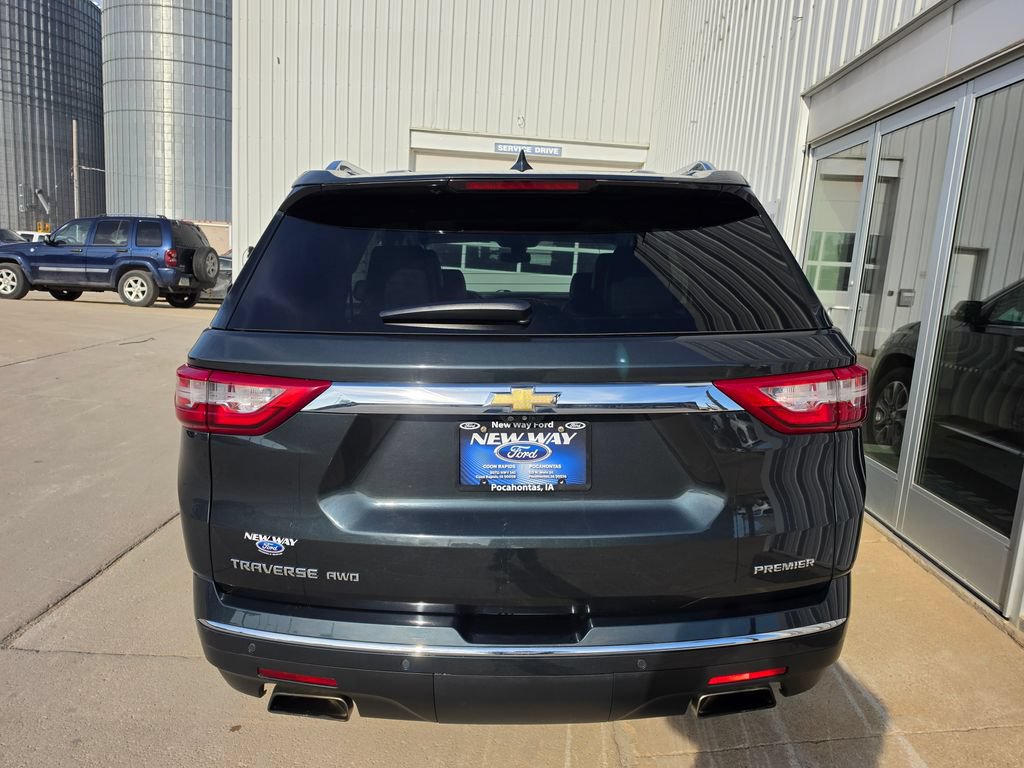 Used 2021 Chevrolet Traverse Premier AWD/4WD image 8