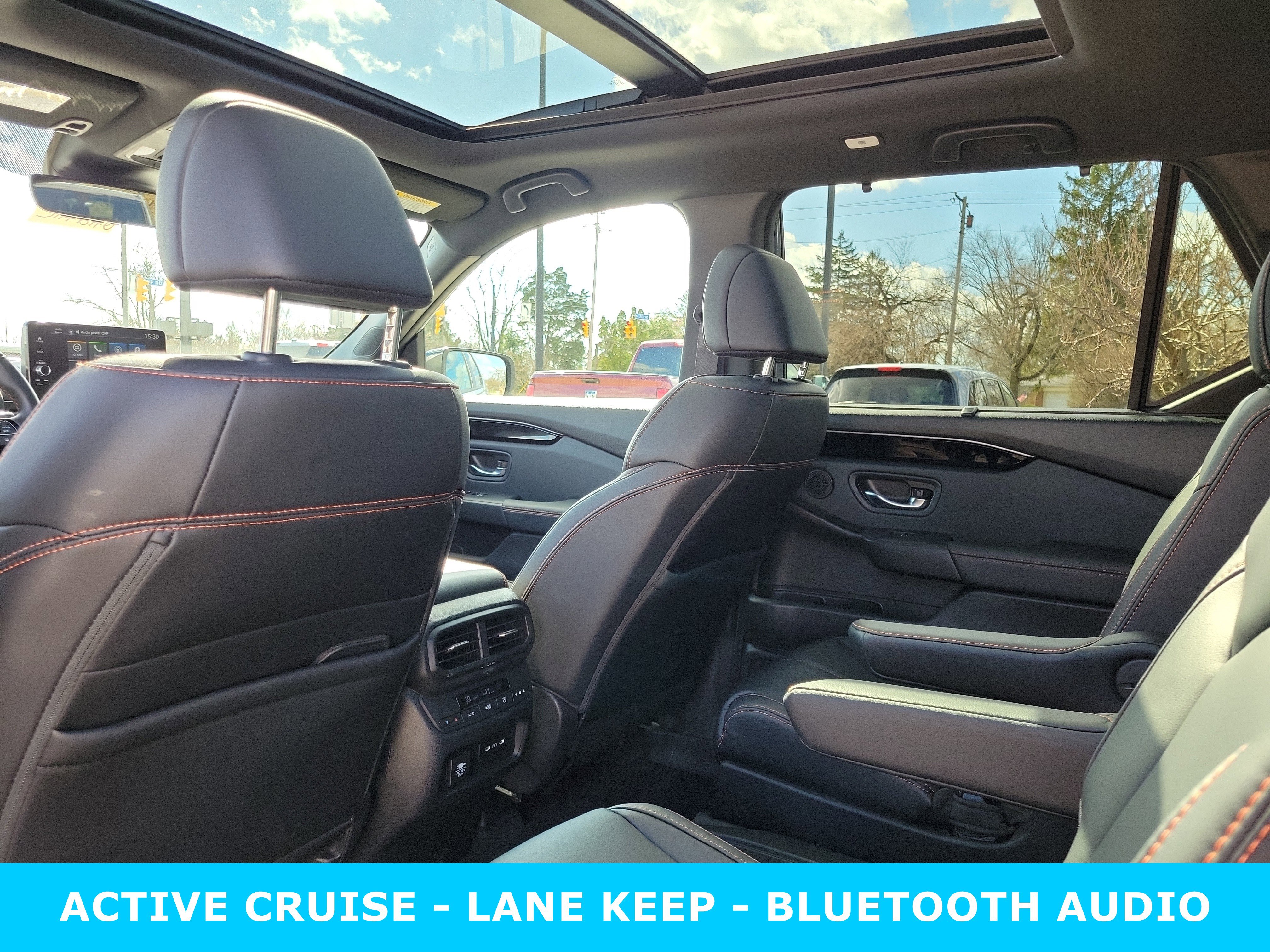 Used 2025 Honda Pilot TrailSport image 15