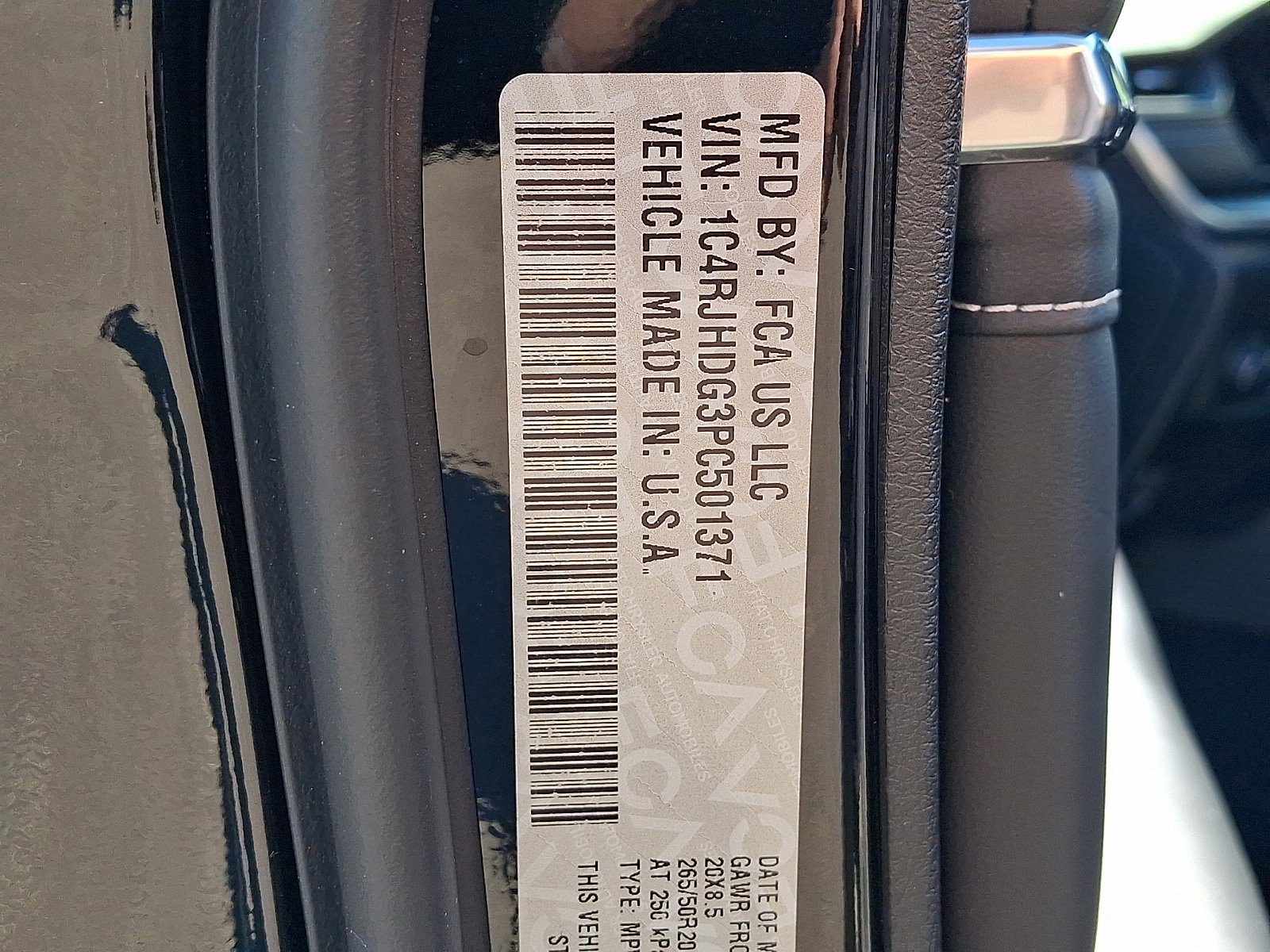 Used 2023 Jeep Grand Cherokee Overland w/ Luxury Tech Group IV AWD/4WD image 27