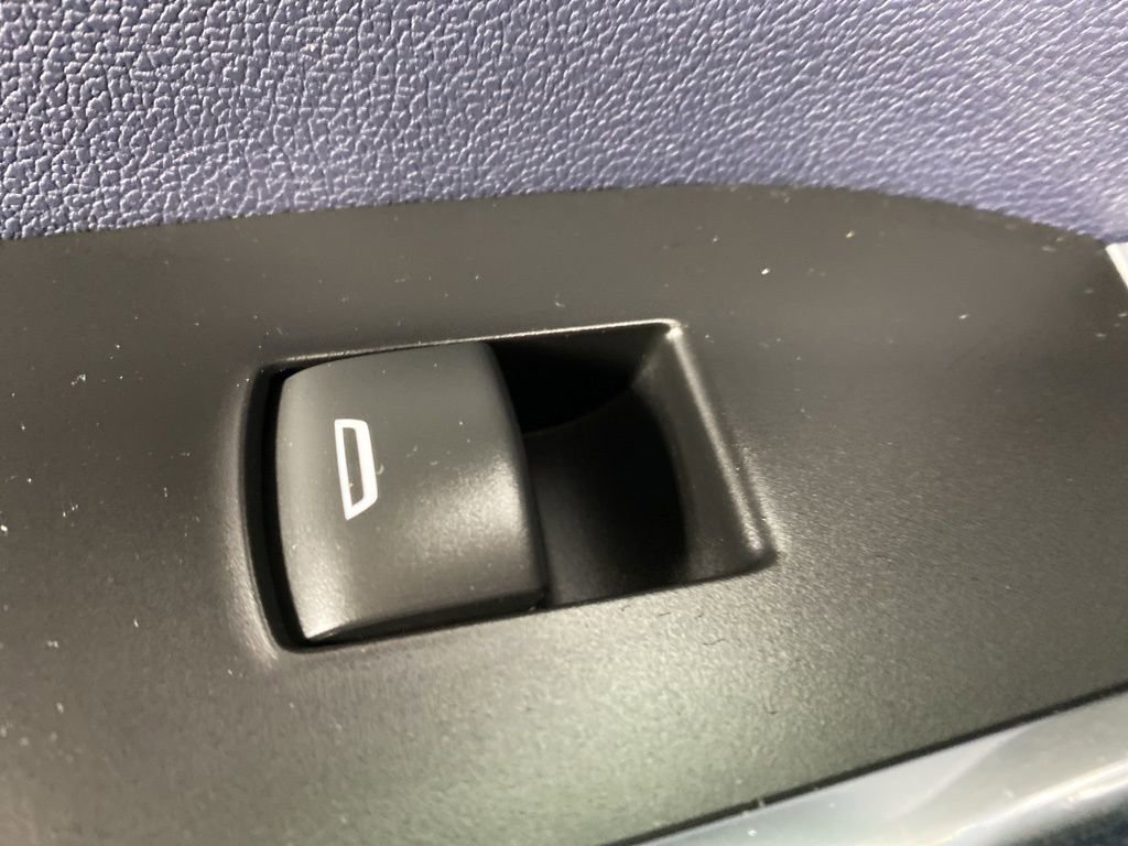 Used 2024 Chevrolet Silverado 1500 High Country w/ Technology Package image 38