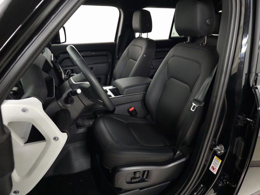 Used 2025 Land Rover Defender 110 S image 16